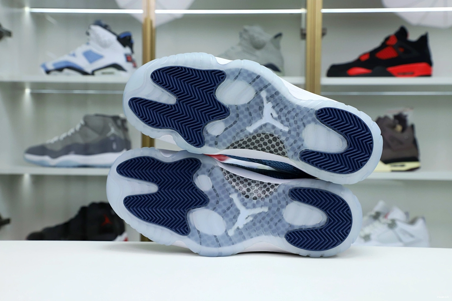 Jordan Jordan 11 “navy snakeskin” Air 0806